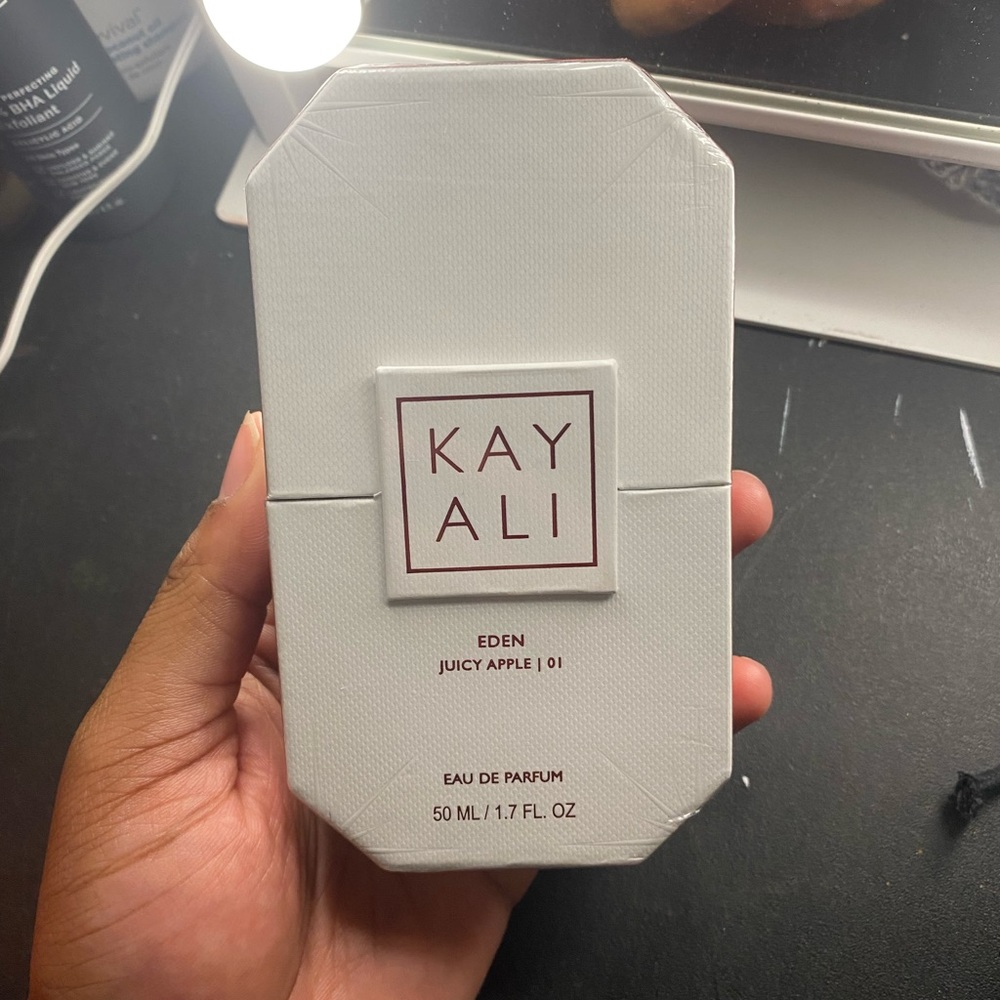 Kay Ali EDEN juicy apple Parfum. 1.7 FL OZ. Beautiful fragrance. Never opened